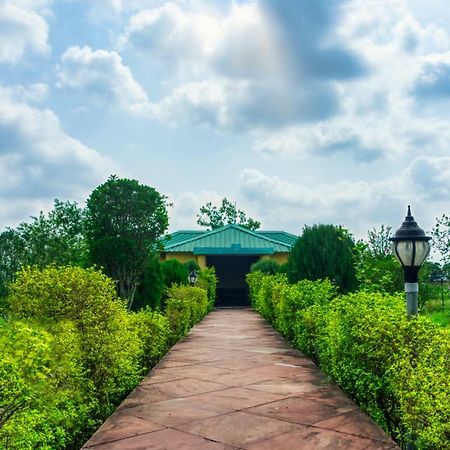 Tusk And Roar Corbett Resort Dhela Exteriér fotografie